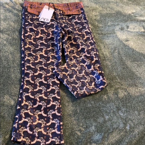 Zara - Picture 4 of 12